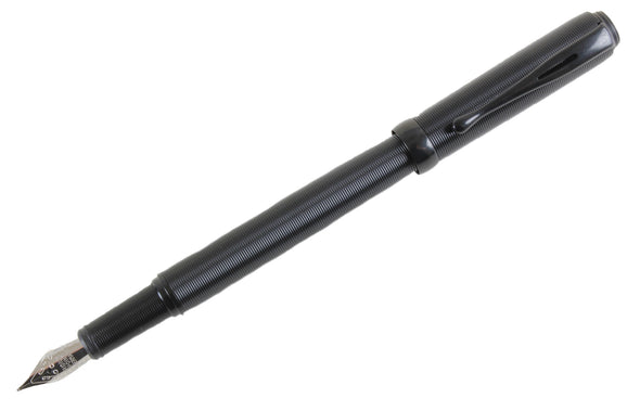 Black Ribbed Fountain Pen